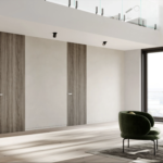 Flush hinged door system Absolute Swing suited to 10/10.7 cm walls (upon request)